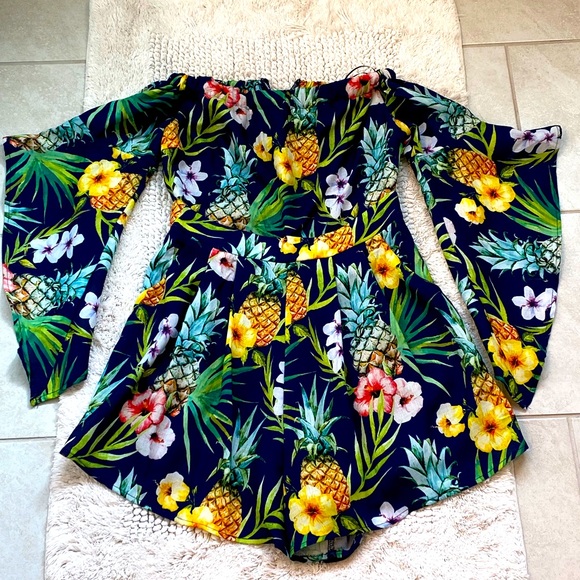 Never worn tropical romper - Picture 3 of 3